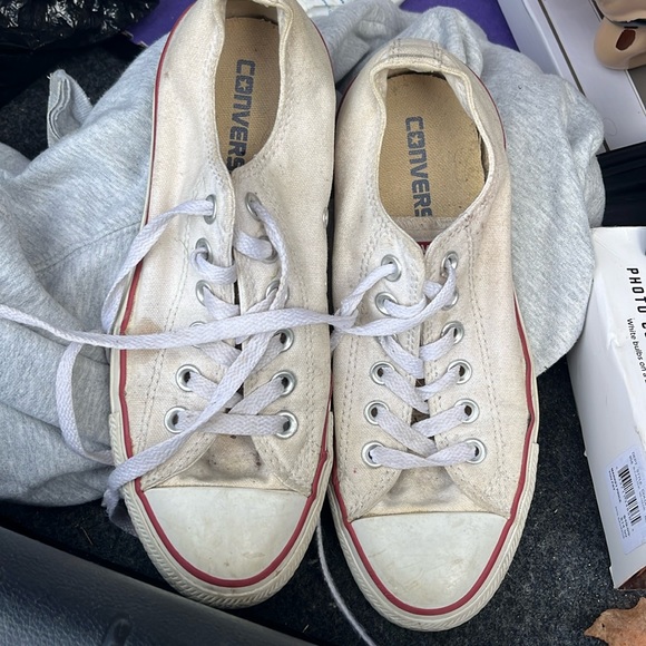 white low top converse - Picture 1 of 4